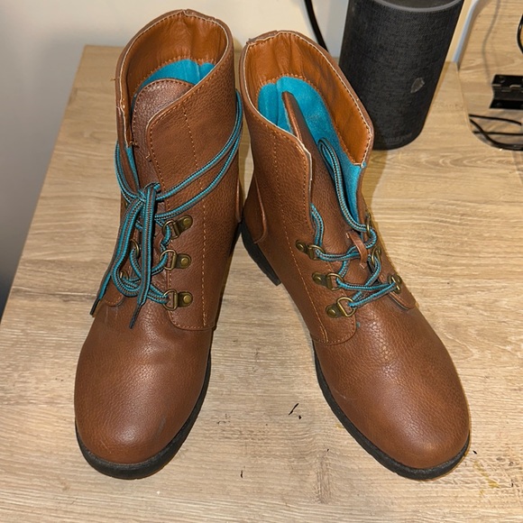 Chestnut and Teal Boots - Picture 1 of 2